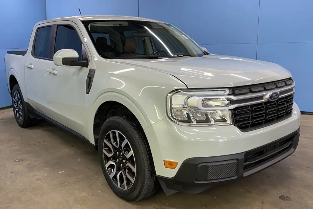 2022 Ford Maverick Lariat photo 1