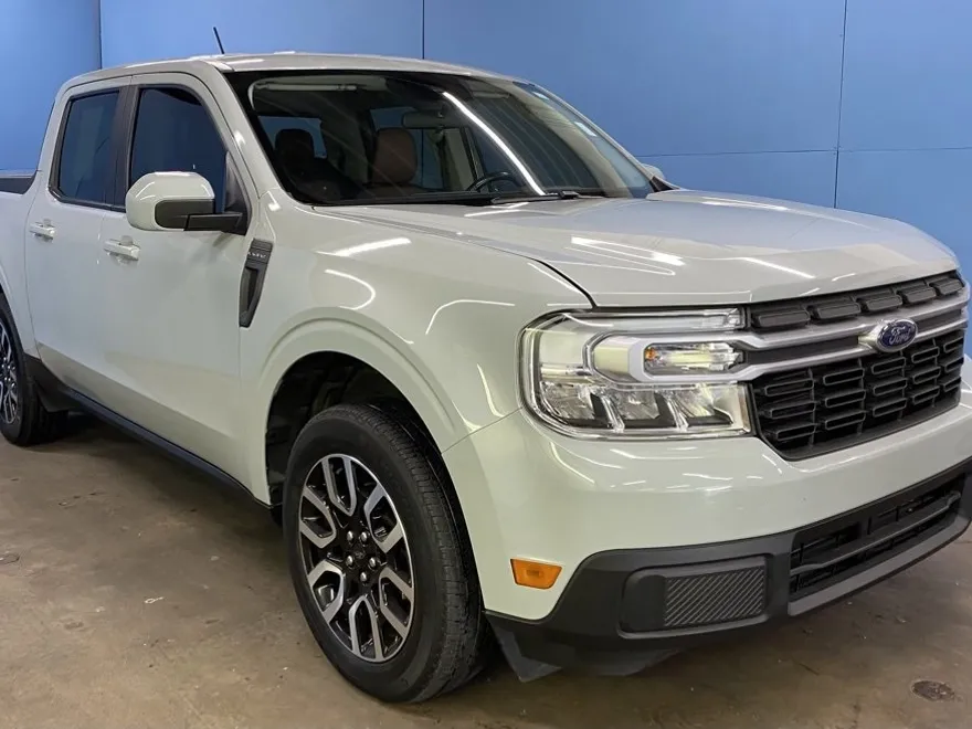 2022 Ford Maverick Lariat photo 1