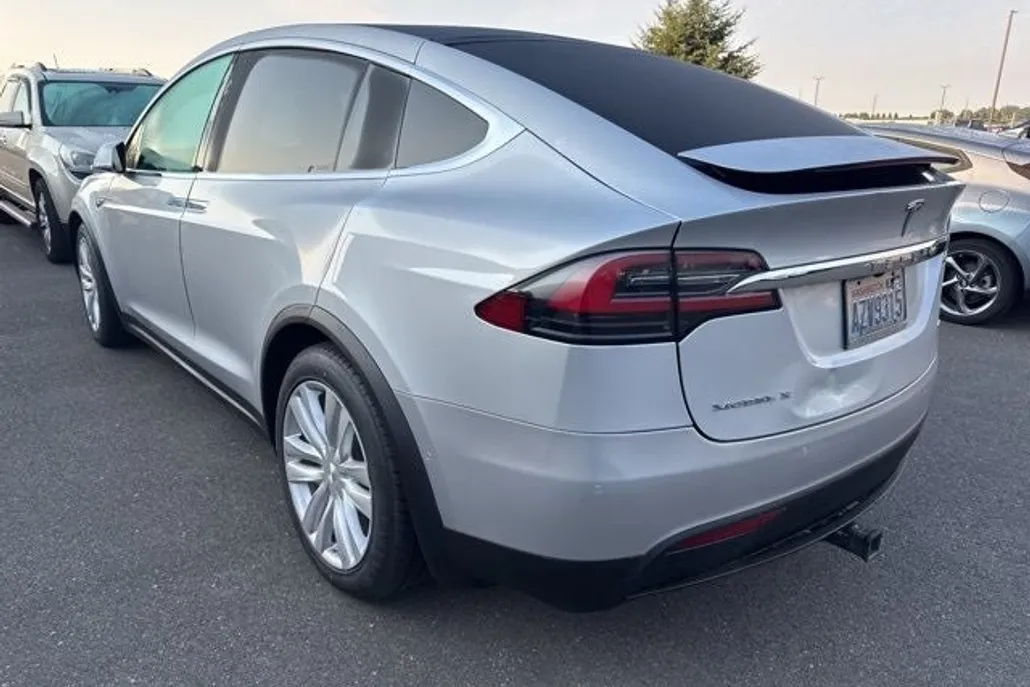 2016 Tesla Model X 90D photo 1