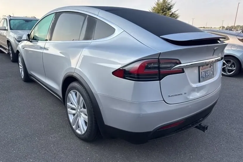 2016 Tesla Model X 90D photo 1