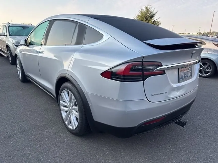 2016 Tesla Model X 90D photo 1