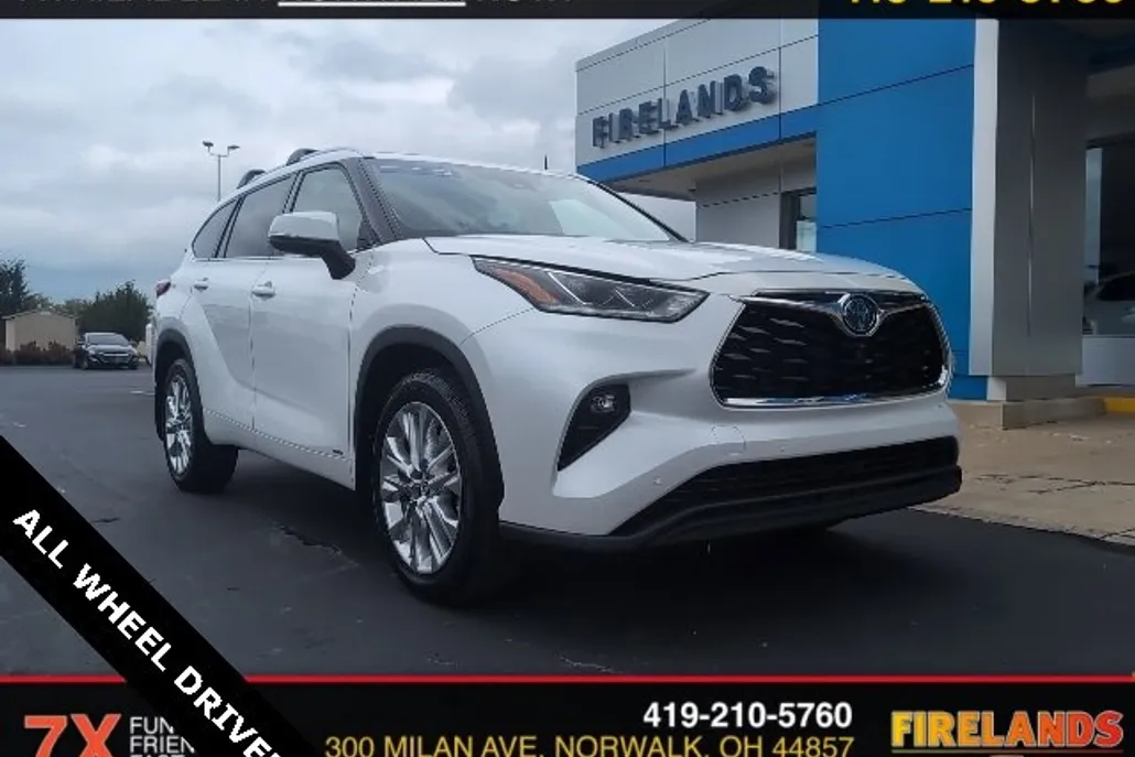 2022 Toyota Highlander Hybrid Limited photo 1