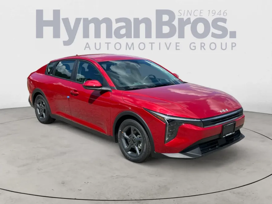 2025 Kia K4 LXS photo 1