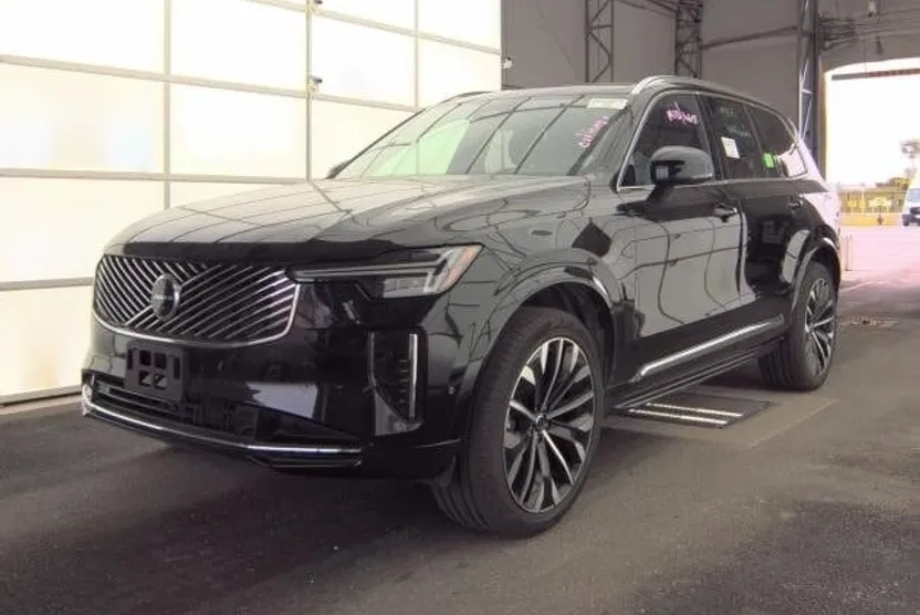 2025 Volvo XC90 Plus photo 1