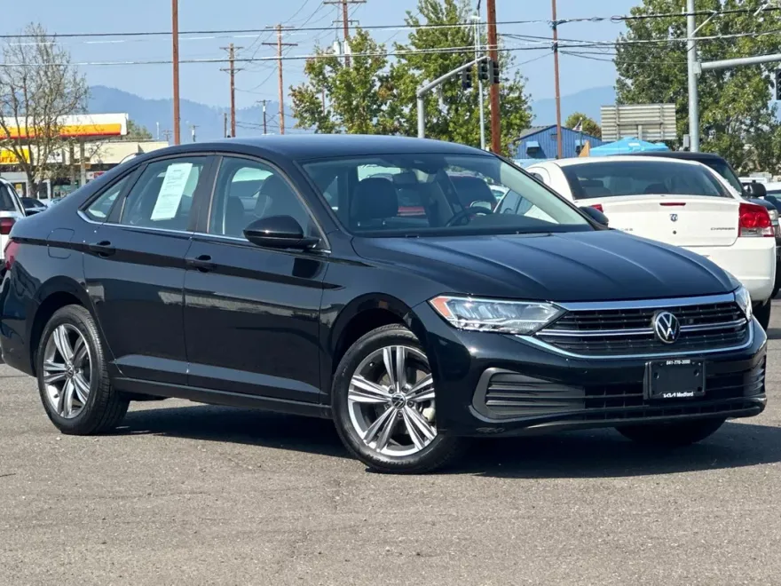 2024 Volkswagen Jetta SE photo 1