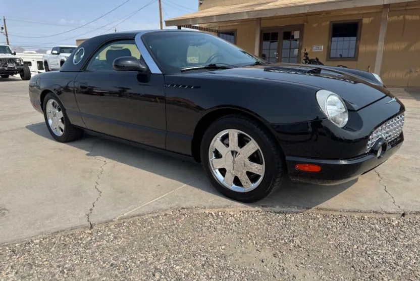2002 Ford Thunderbird Base photo 1