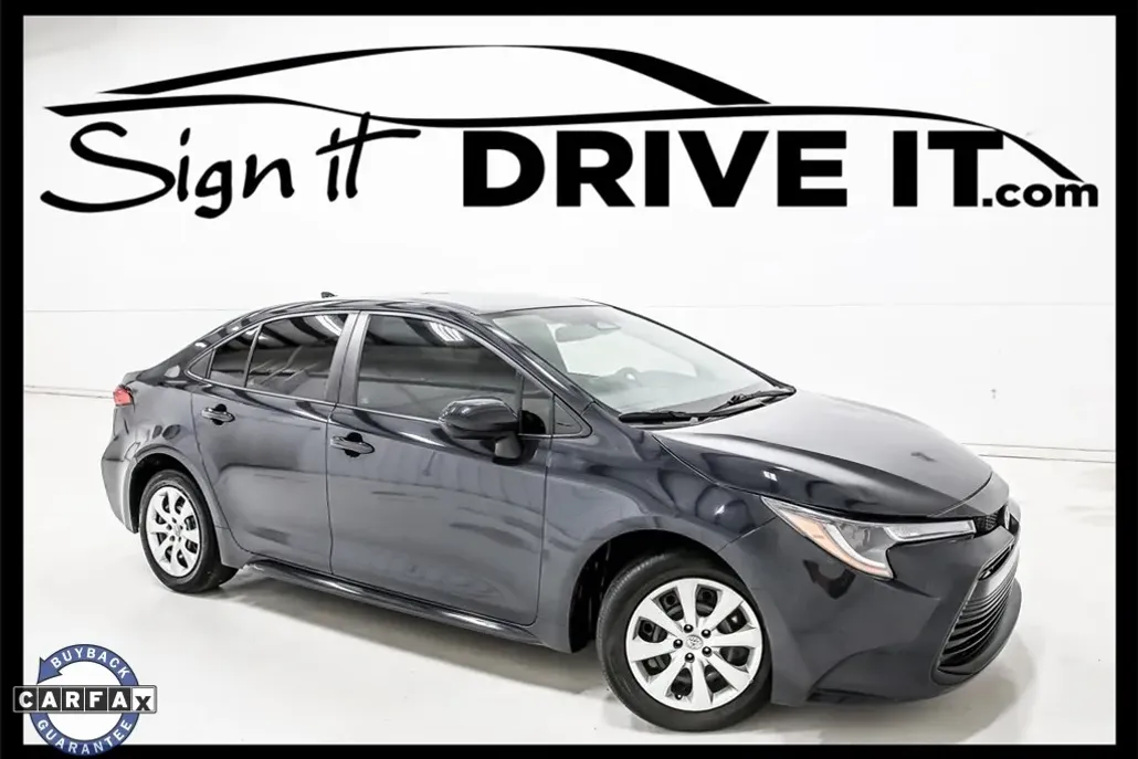2024 Toyota Corolla LE photo 1