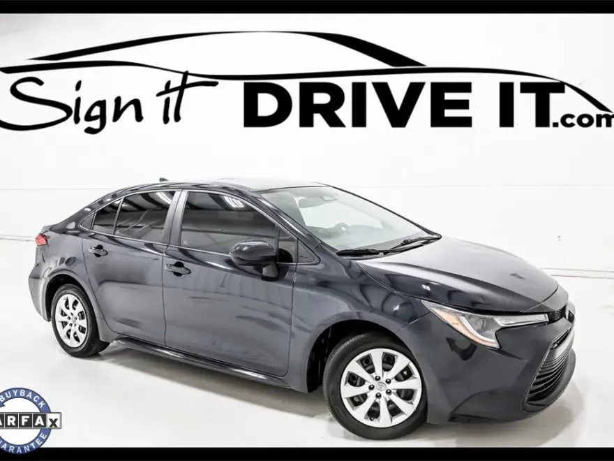 2024 Toyota Corolla LE photo 1