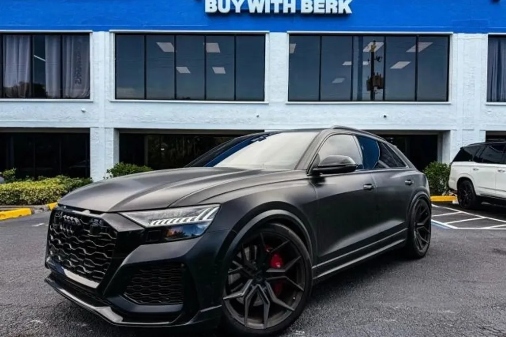 2023 Audi RS Q8 photo 1