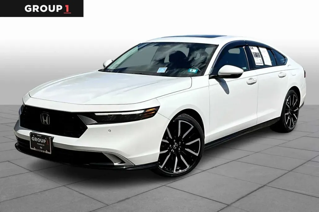 2023 Honda Accord Hybrid Touring photo 1