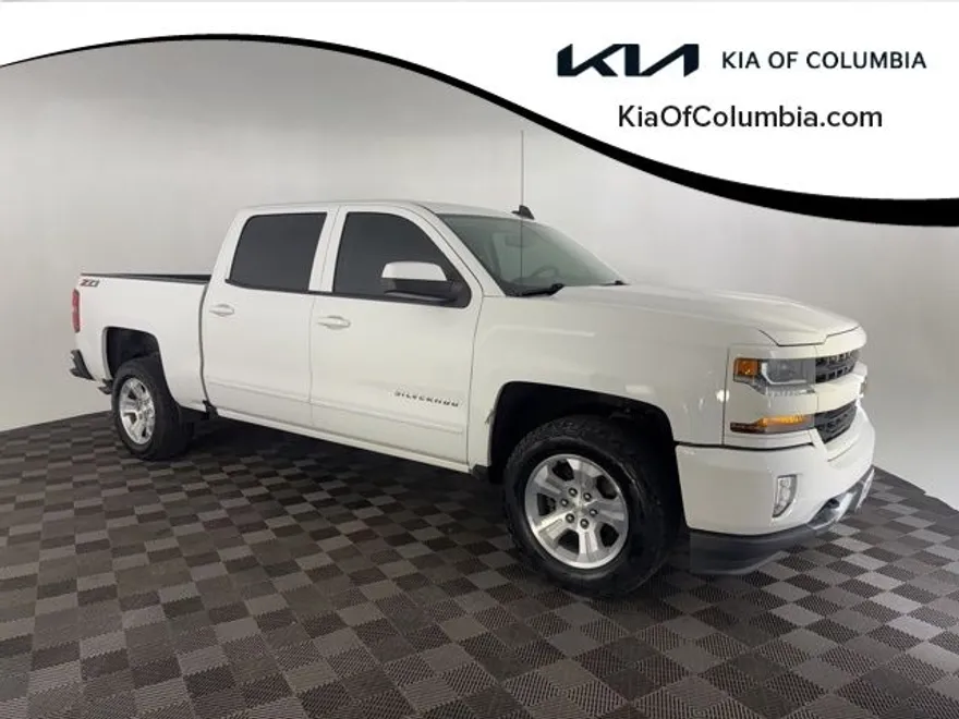 2018 Chevrolet Silverado 1500 LT photo 1