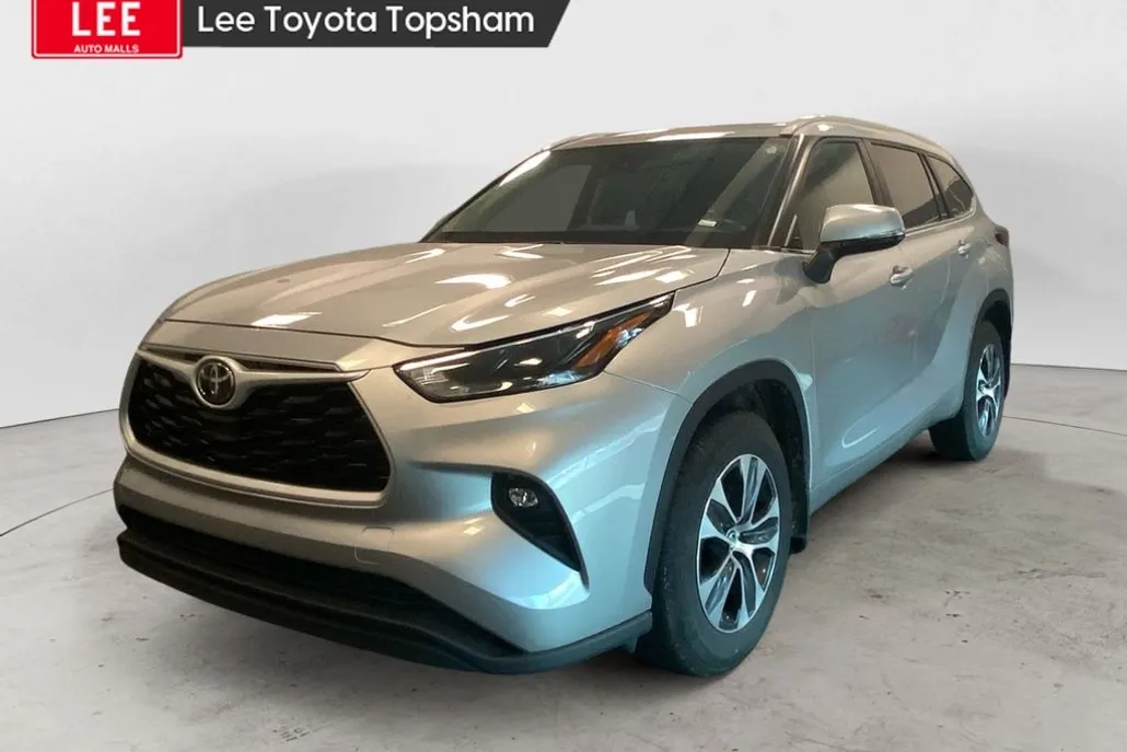 2023 Toyota Highlander XLE photo 1
