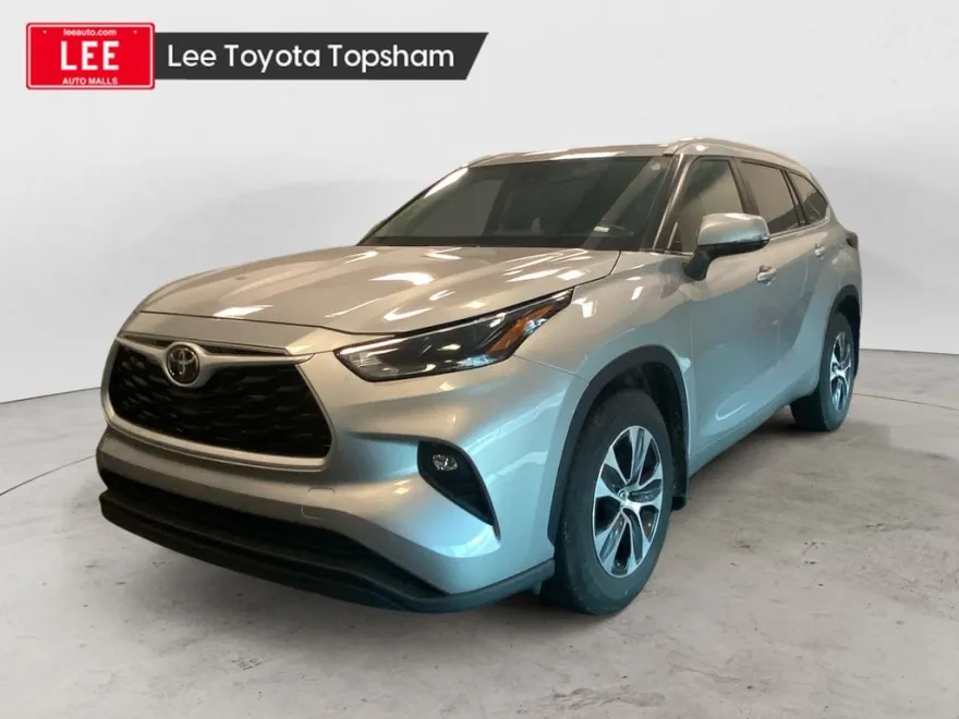 2023 Toyota Highlander XLE photo 1