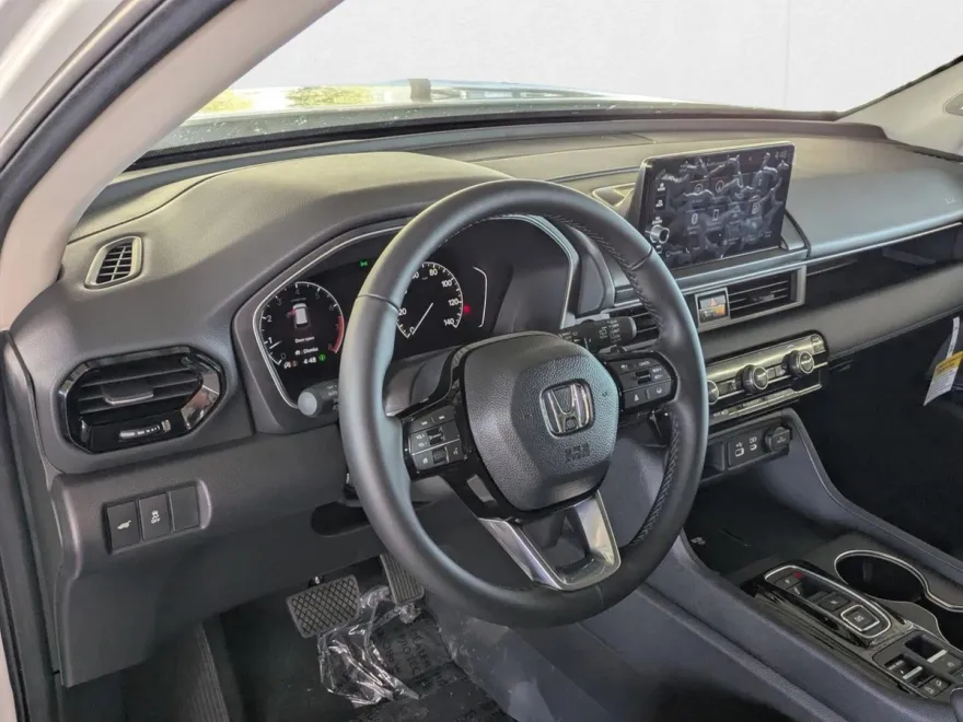 2025 Honda Pilot Touring photo 1