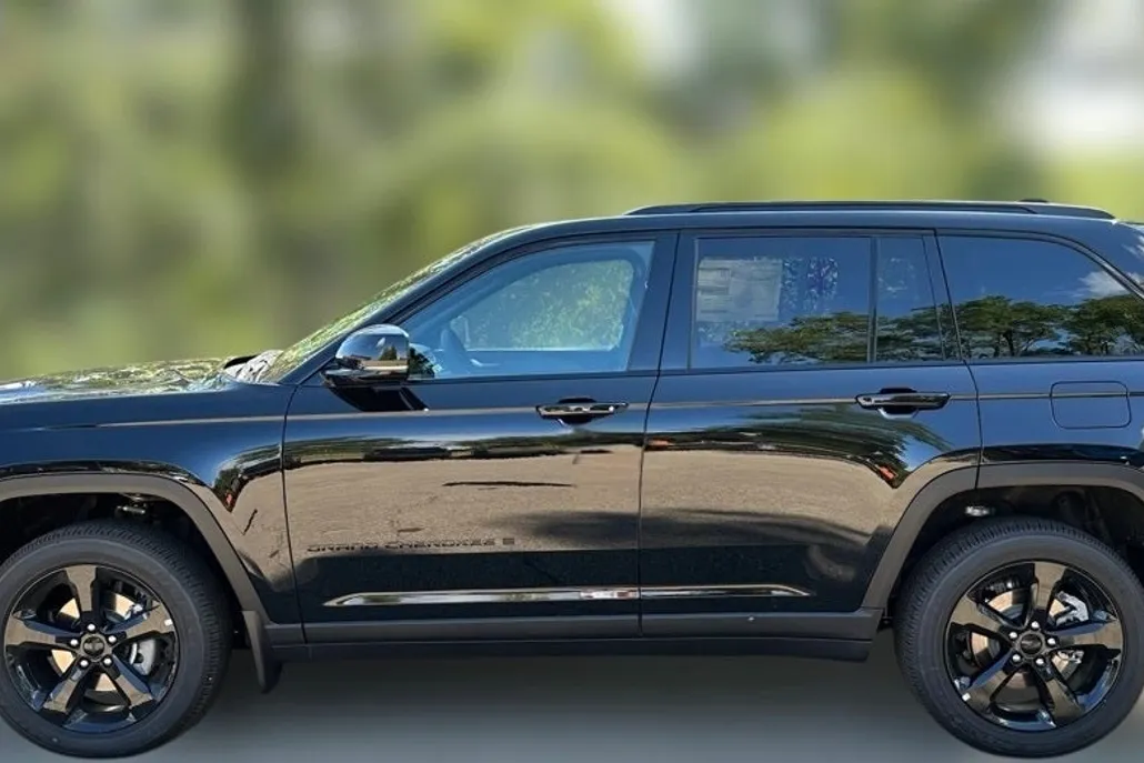 2025 Jeep Grand Cherokee Altitude X photo 1