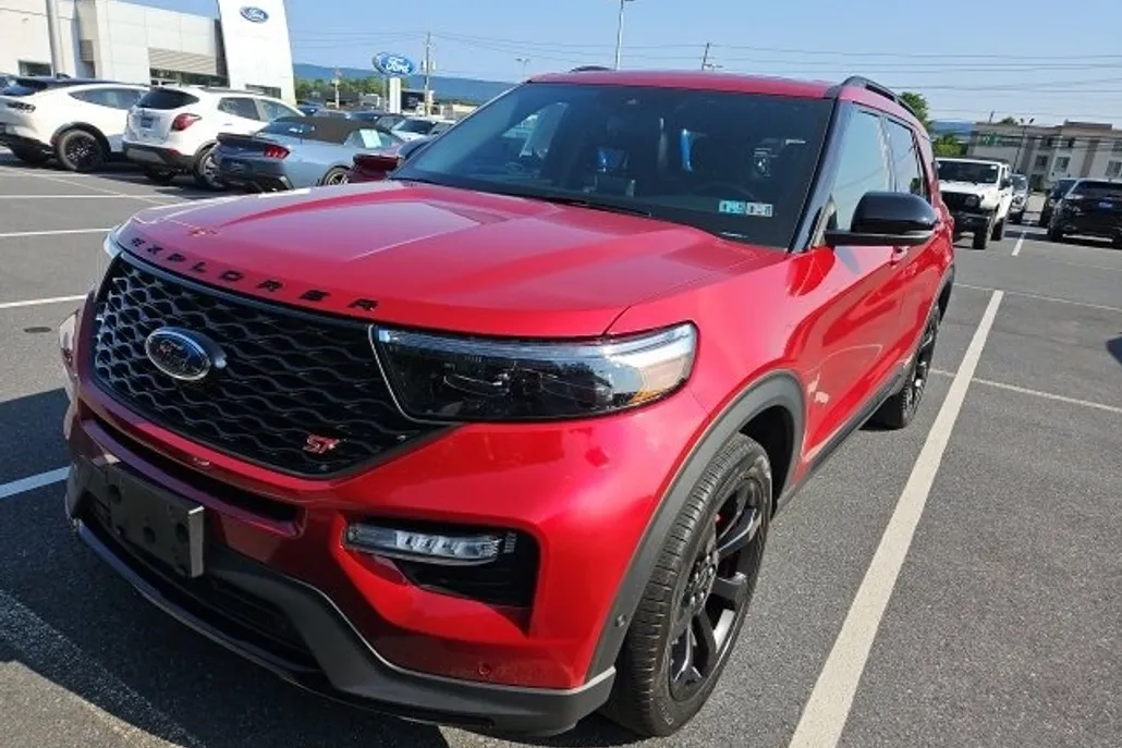 2021 Ford Explorer ST photo 1