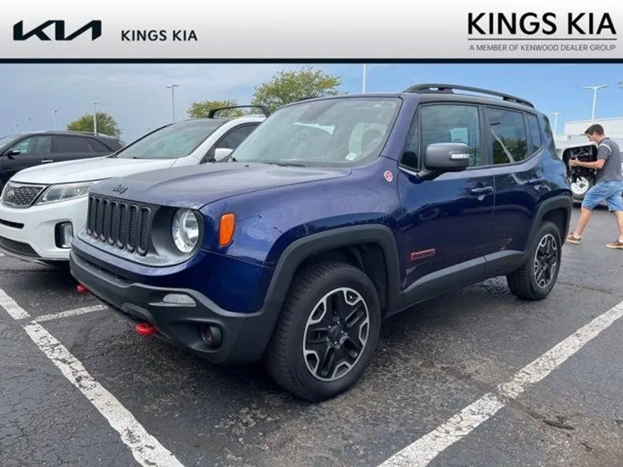 2016 Jeep Renegade Trailhawk photo 1