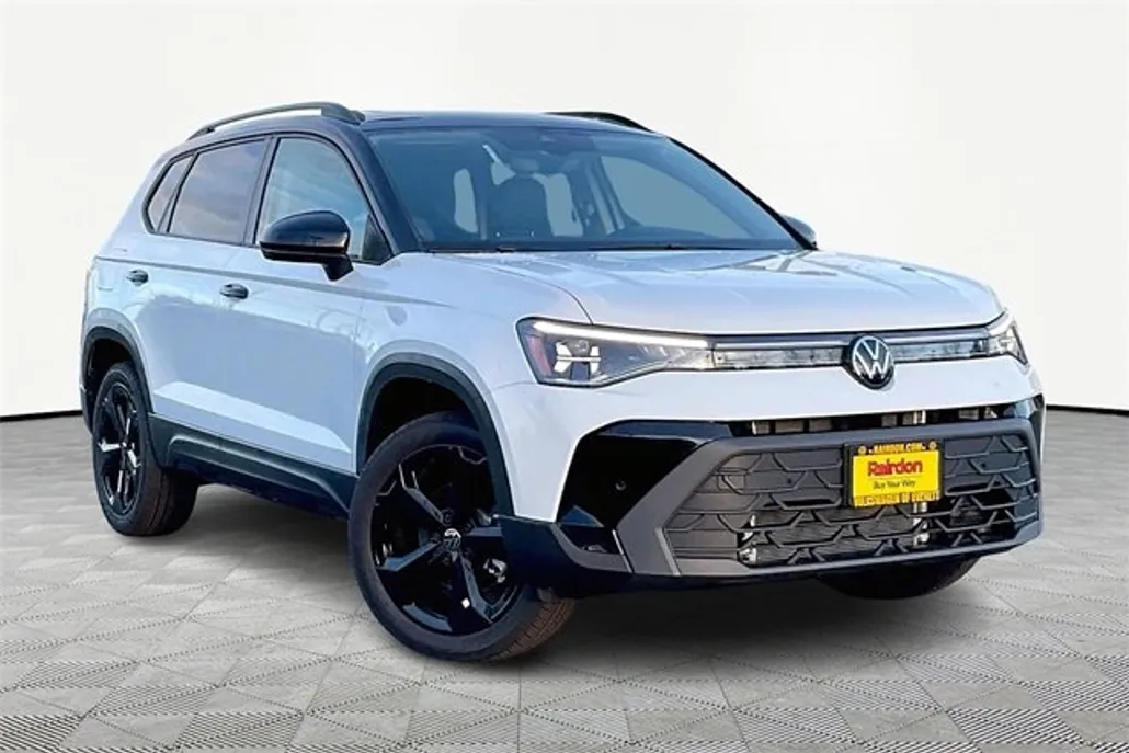 2025 Volkswagen Taos SE photo 1