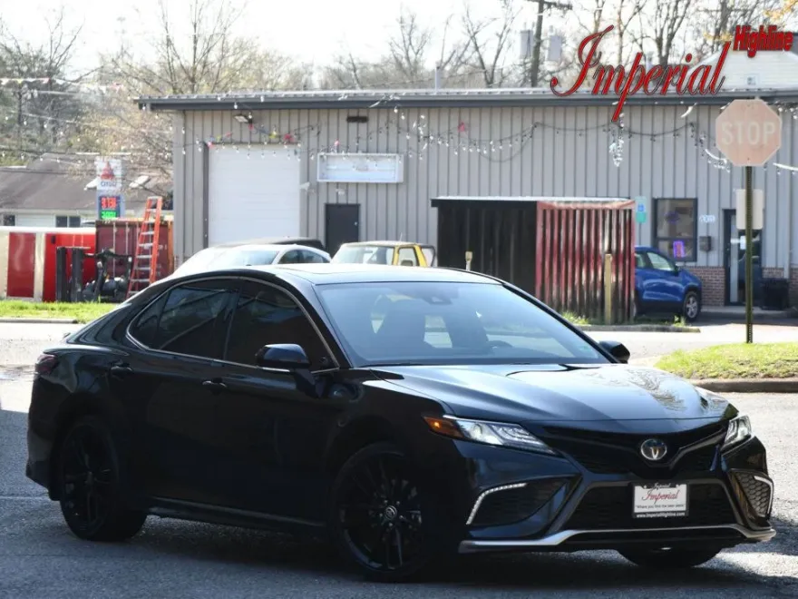 2024 Toyota Camry Hybrid XSE photo 1