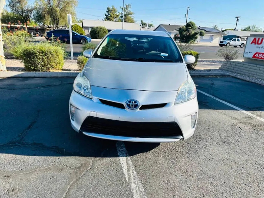 2015 Toyota Prius Three photo 1