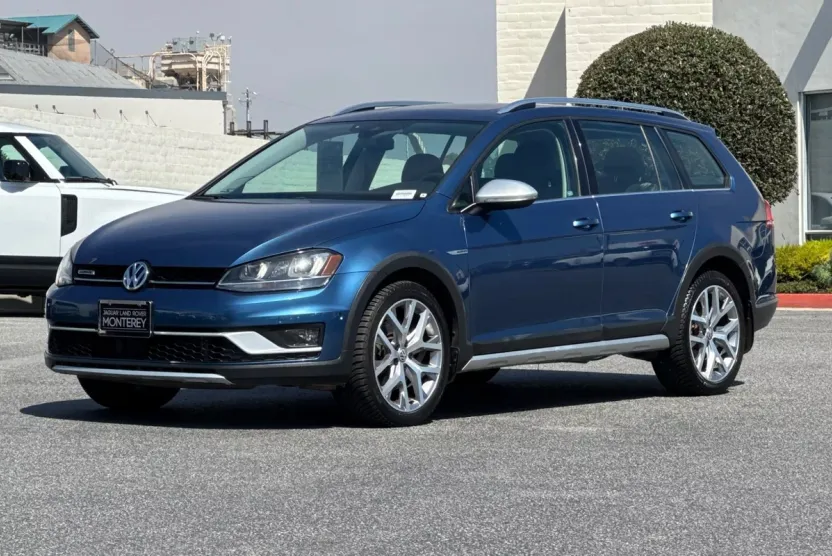 2017 Volkswagen Golf Alltrack TSI SEL photo 1