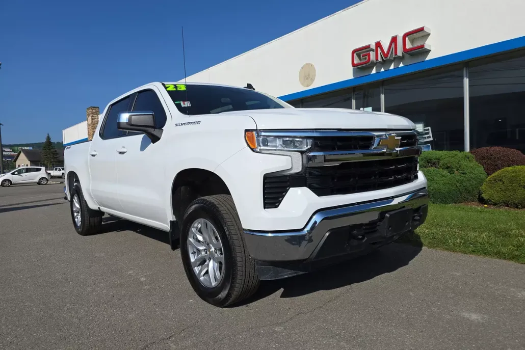 2023 Chevrolet Silverado 1500 LT photo 1