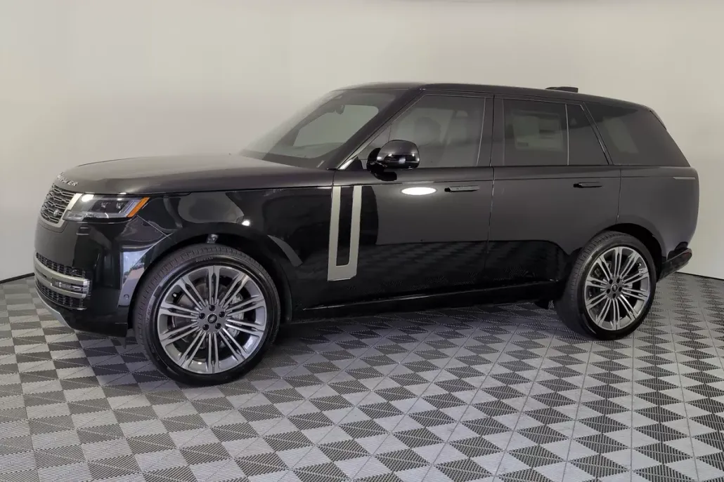 2025 Land Rover Range Rover SE photo 1