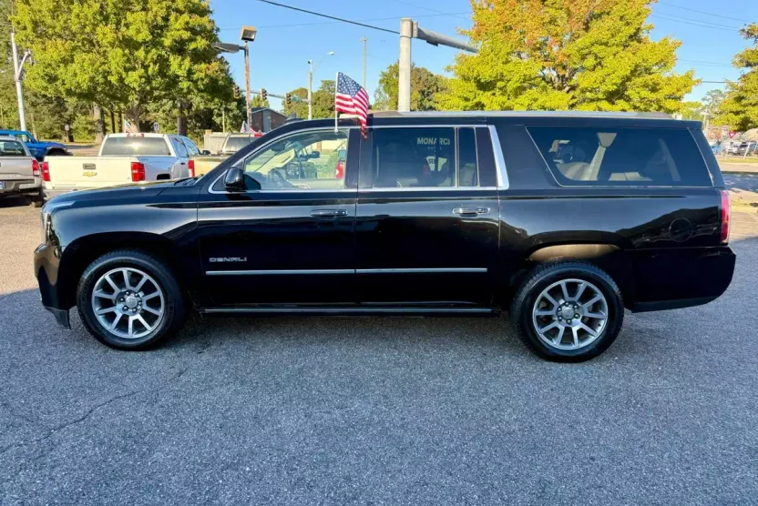 2015 Gmc Yukon XL Denali photo 1