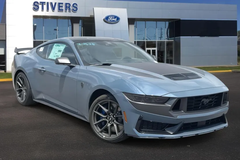 2025 Ford Mustang Dark Horse photo 1