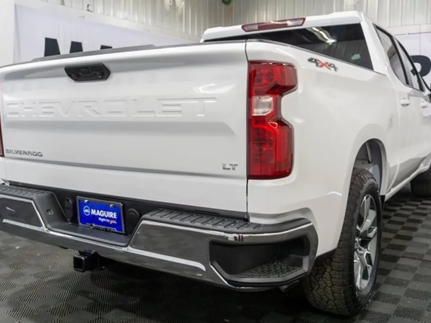 2026 Chevrolet Silverado 1500 LT photo 1