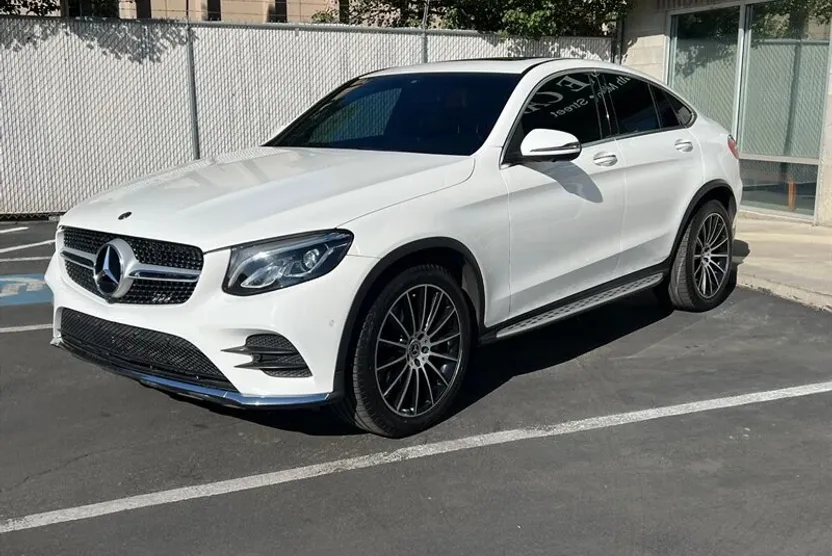 2019 Mercedes Benz GLC 300 4MATIC photo 1