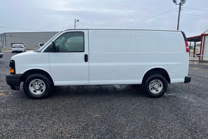2017 Chevrolet Express 2500 Cargo Van photo 1