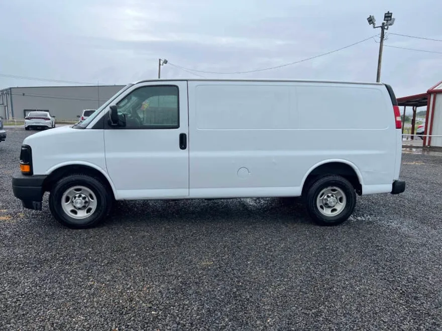 2017 Chevrolet Express 2500 Cargo Van photo 1