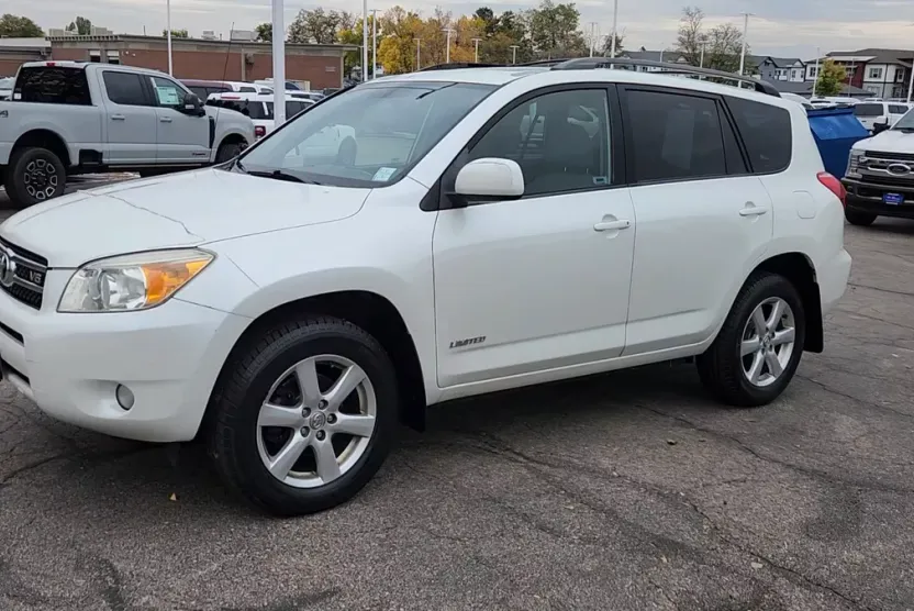 2008 Toyota RAV4 Limited photo 1