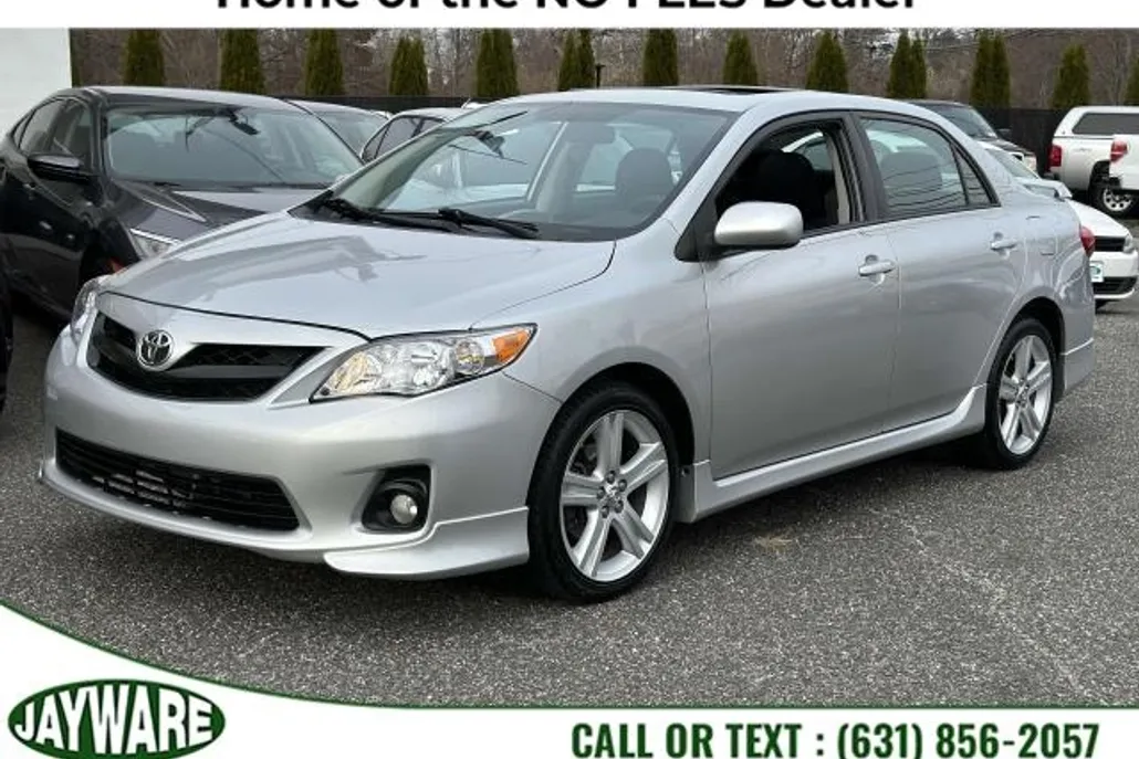 2013 Toyota Corolla S photo 1