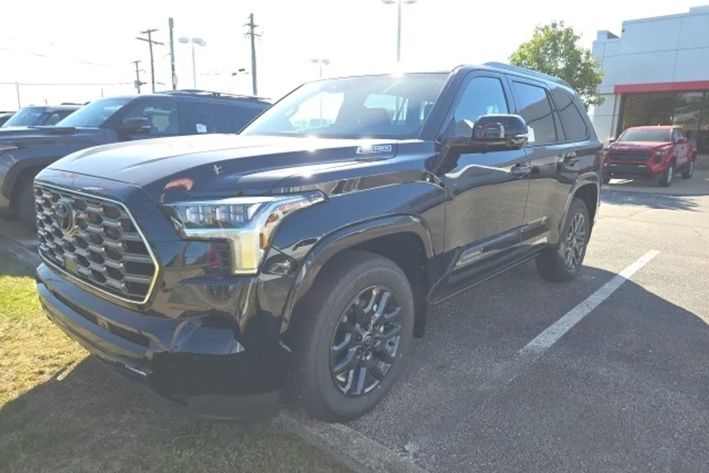 2026 Toyota Sequoia Platinum photo 1