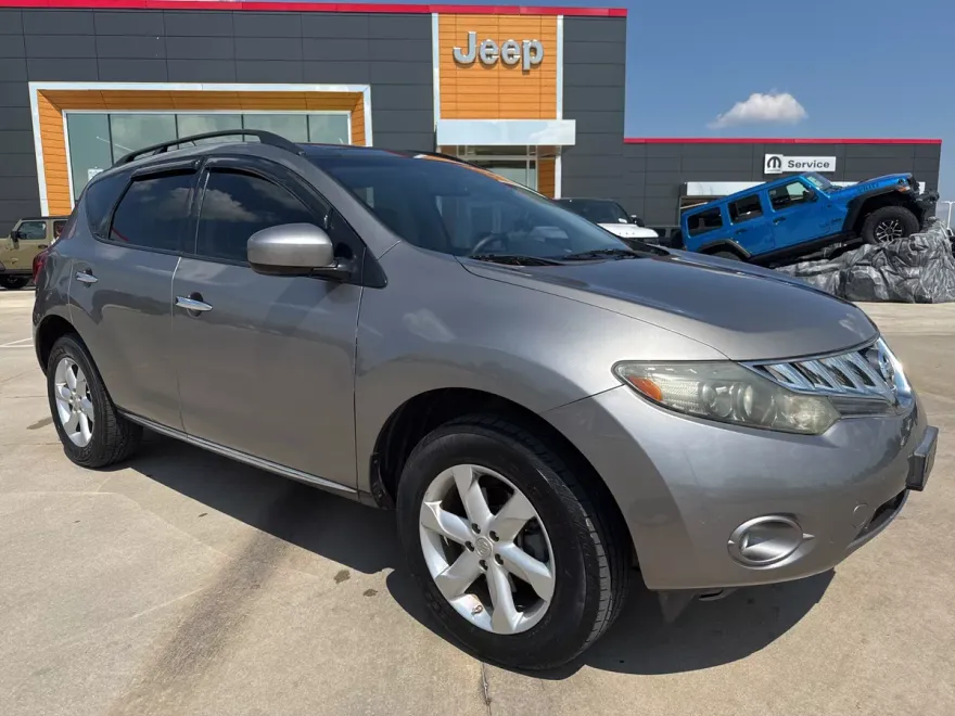 2010 Nissan Murano SL photo 1