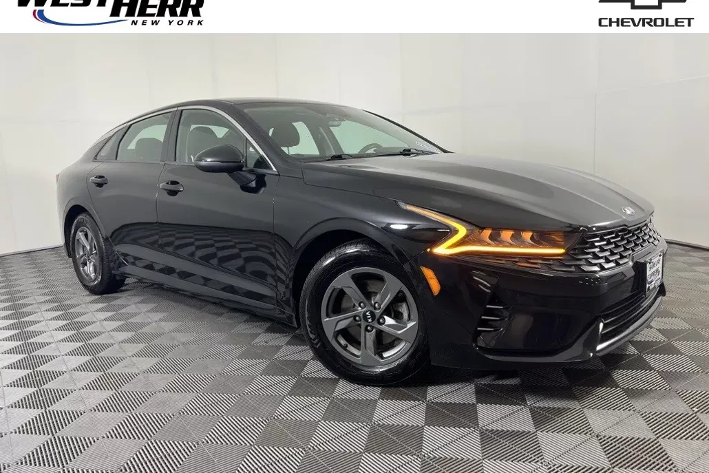 2021 Kia K5 LXS photo 1