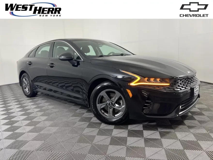 2021 Kia K5 LXS photo 1