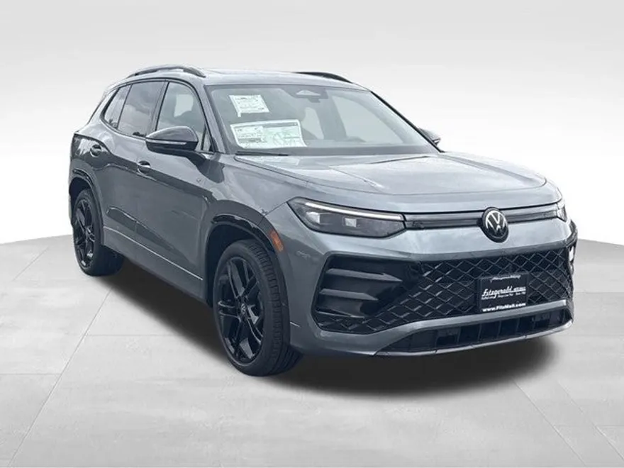 2025 Volkswagen Tiguan SE R-Line Black photo 1