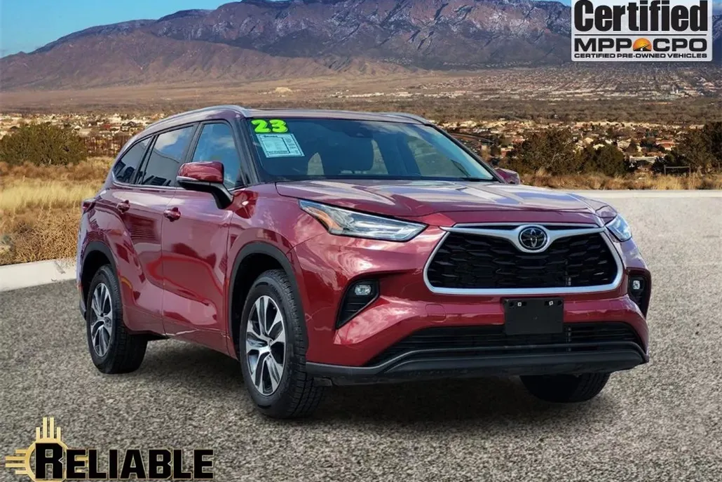 2023 Toyota Highlander L photo 1