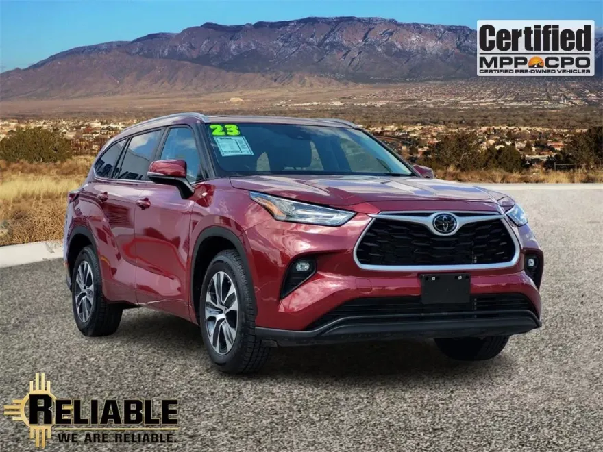 2023 Toyota Highlander L photo 1