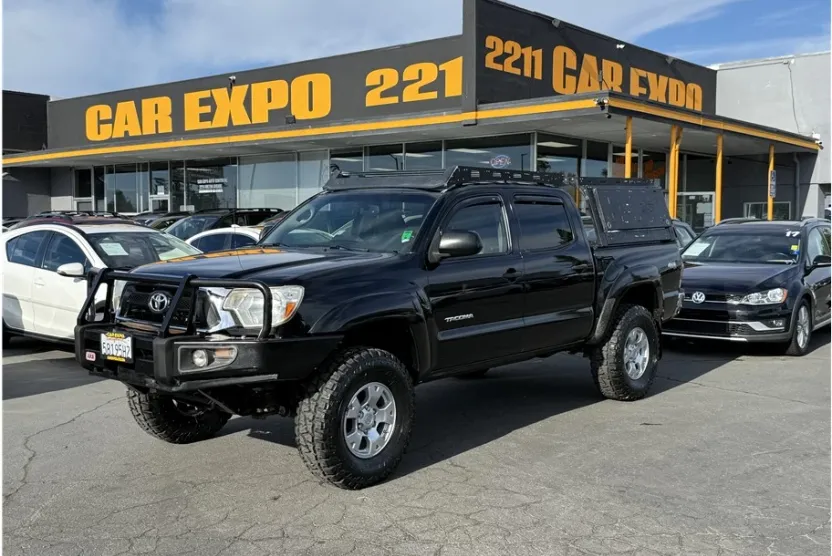 2012 Toyota Tacoma Double Cab SR5 photo 1