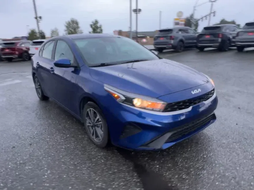 2023 Kia Forte LXS photo 1