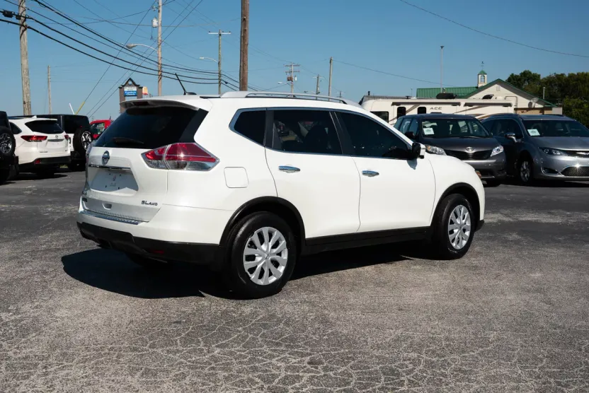 2015 Nissan Rogue SL AWD photo 1