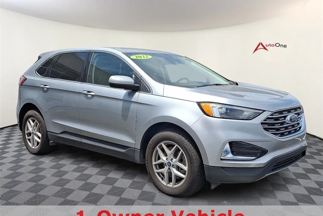 2022 Ford Edge SEL photo 1