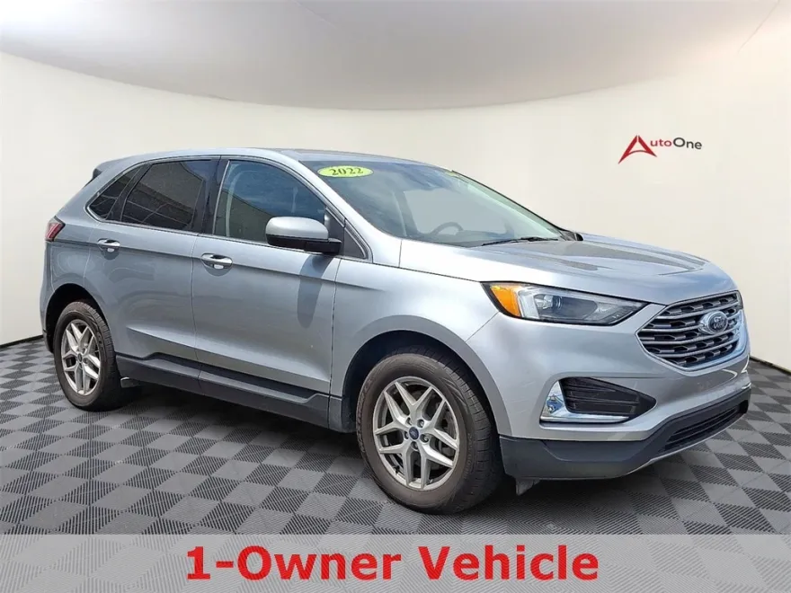 2022 Ford Edge SEL photo 1