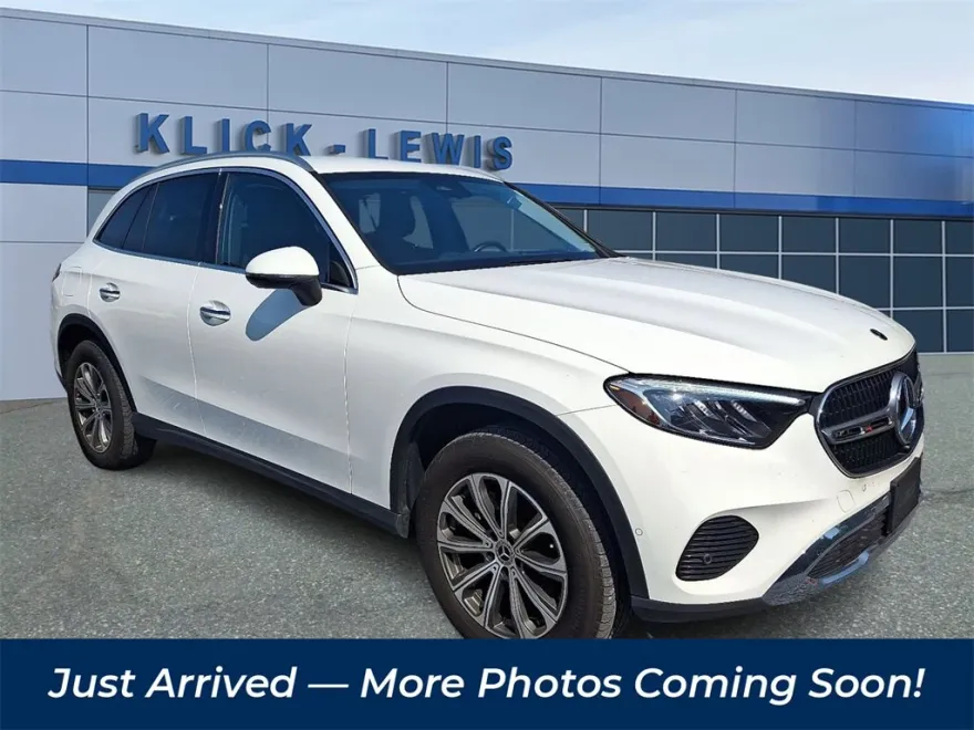 2024 Mercedes Benz GLC 300 photo 1