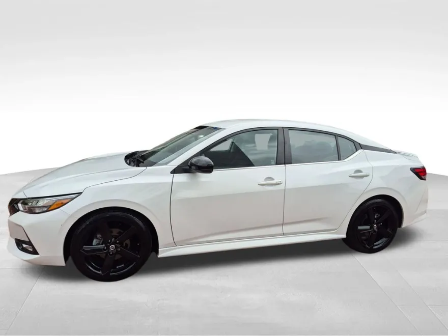 2023 Nissan Sentra SR photo 1