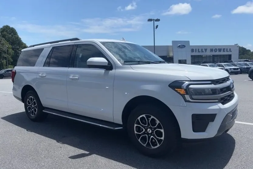2022 Ford Expedition MAX XLT photo 1
